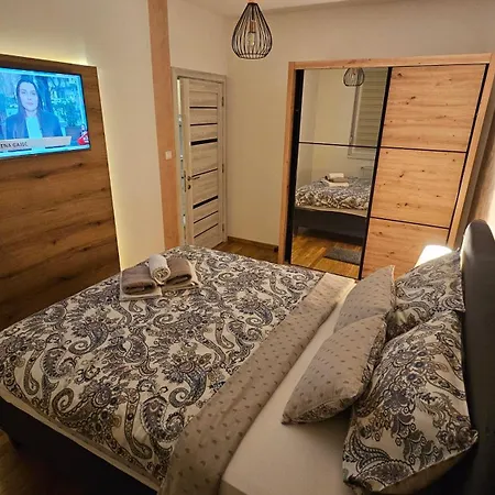 Apartment Ela