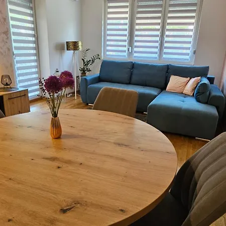 Ela Apartment *